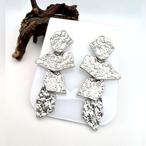 GEOMETRIC TEXTURED EARRINGS